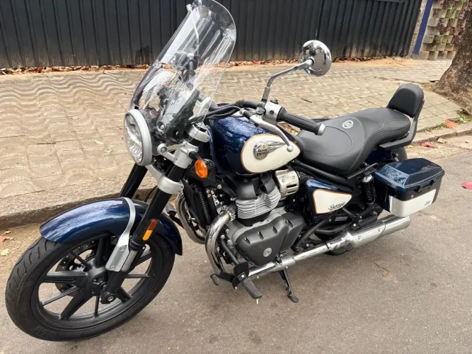 Royal Enfield Super Meteor 650 - Impecável