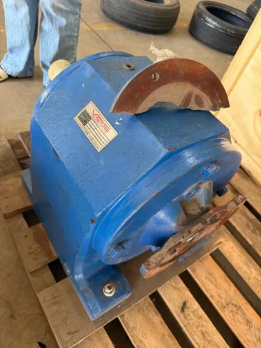 Redutor de Velocidade Industrial VDS AsiaDrive FR103 - 100,36:1 - Flange B5 - Para Motor 