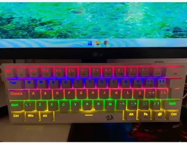 TECLADO REDRAGON BRANCO SWITCH MARROM TECLAS REMOVÍVEIS 