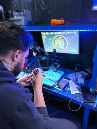Vagas abertas para o Curso de Manutenção de Celular da Syncro