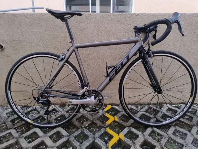 Speed Felt tam. 54