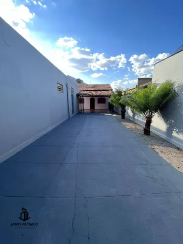 Casa a venda+Renda Extra!Imóvel com Sala Comercial Alugada no Criméia Oeste
