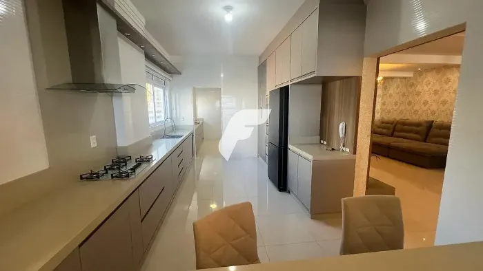 Apartamento com 4 dormitórios sendo 4 suítes e 2 vagas de garagem em Itapema/SC