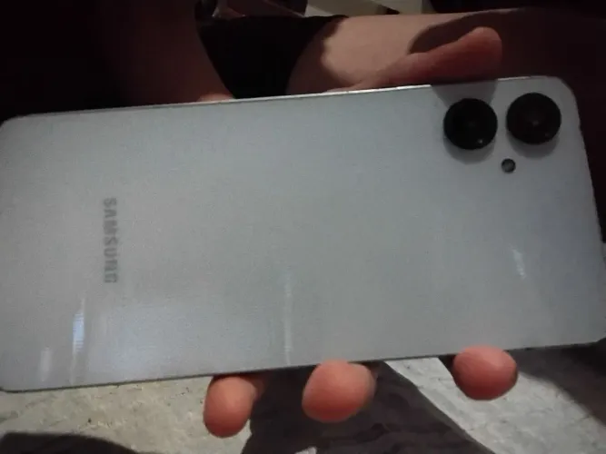 vendo Samsung A06 ou troco por vídeo game ou algo do meu interesse