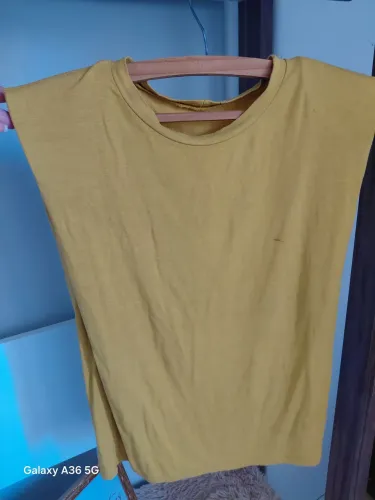 Blusinhas 15,00 qualquer uma