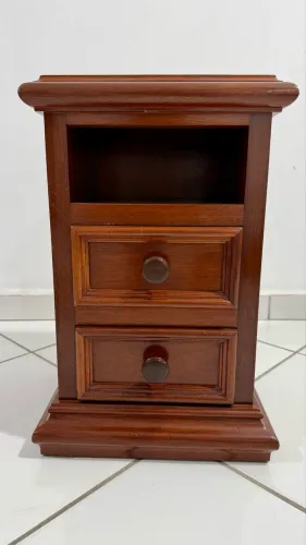 Mesa de Cabeceira em Madeira Maciça - Excelente Estado