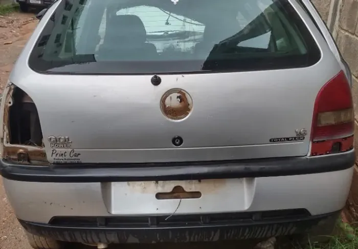GOL CINZA 1.0/ 2000 ( PARA RETIRADA DE PEÇAS )
