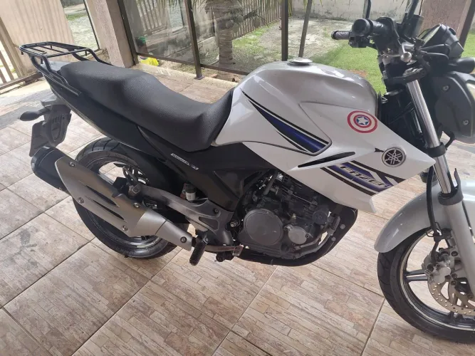 Moto fazer 250 cc