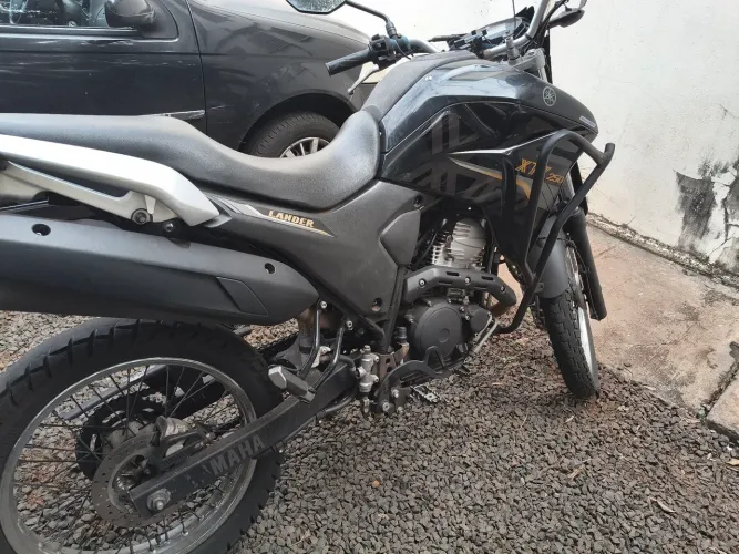 XTZ 250 LANDER