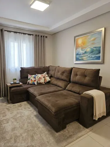 SOFÁ RETRÁTIL E RECLINÁVEL EM SUEDE MARROM - MUITO CONFORTÁVEL