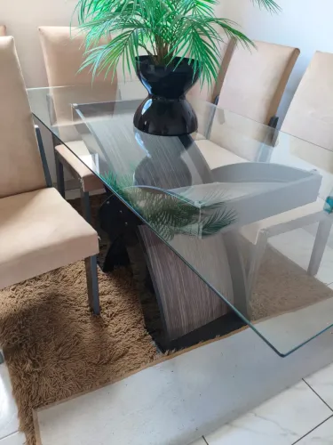 Mesa de Vidro, com kit de 6 cadeiras 