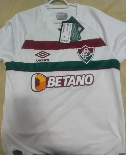 Camisa fluminense 2023 histórica, na etiqueta. Original compra da umbro. Tamanho M.