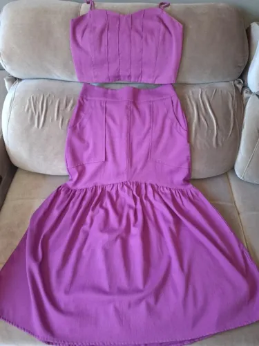 Conjunto cropped e saia