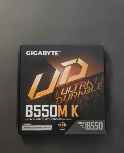 Placa Mãe Gigabyte B550M K AM4 - Zero / Nunca Usada na Caixa