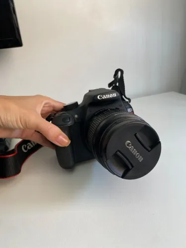 Câmera fotográfica CanonT5 COMPLETA