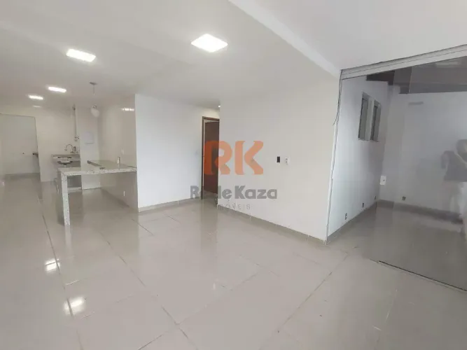 Casa residencial 120m² com 2 quartos (1 suíte) Vila Cloris, Frente, BH