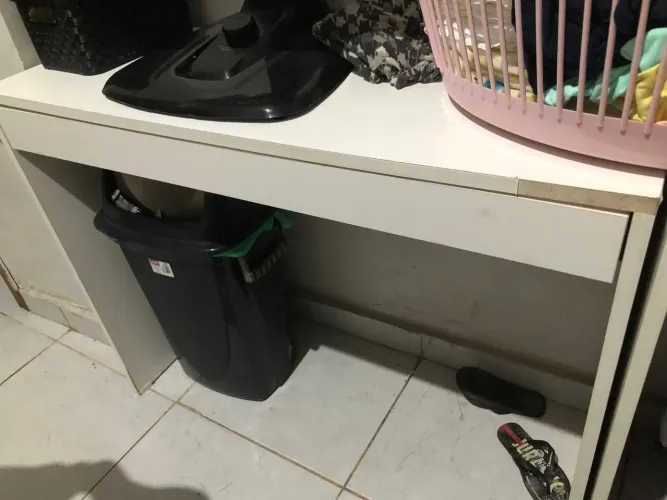 2 mesas MDF usadas pra buscar