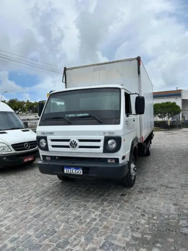 VW 8.150 ANO 2011 COM BAÚ