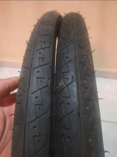 Par pneu Kenda Slick Aro 26x 1.5 + Câmara de ar(bico grosso)