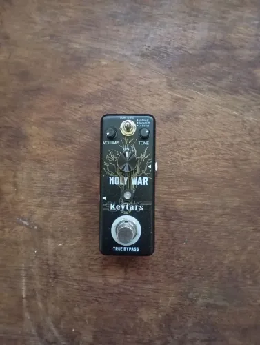 Pedal de guitarra holywar
