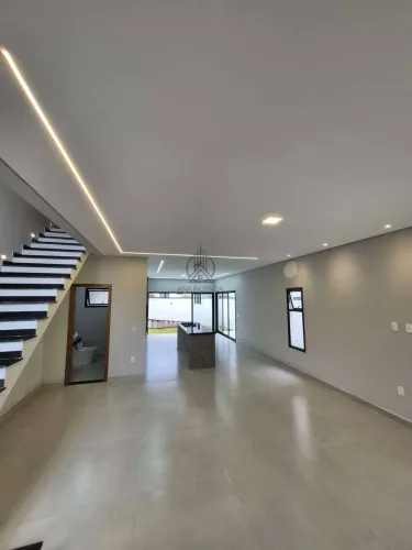 Sobrado em condomínio à venda, no Recanto Tropical, Morada dos Nobres, com 3 quartos, 160m