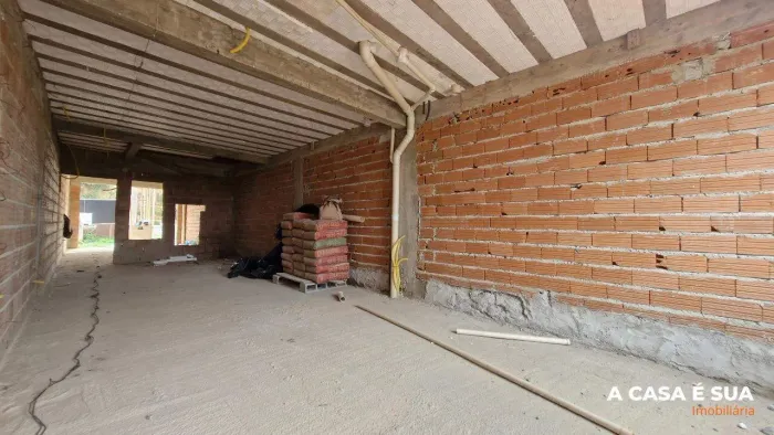 Casa geminada inteligente a venda com três quartos e duas vagas, no bairro Guarujá Mansões