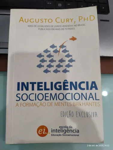Livro Inteligência socioemocional a formação de mentes brilhantes edição exclusiva