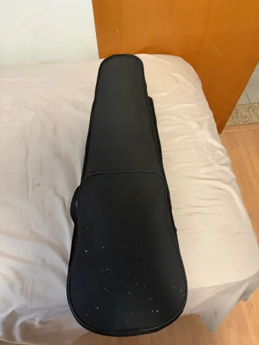 Violino com capa , pouco tempo de uso