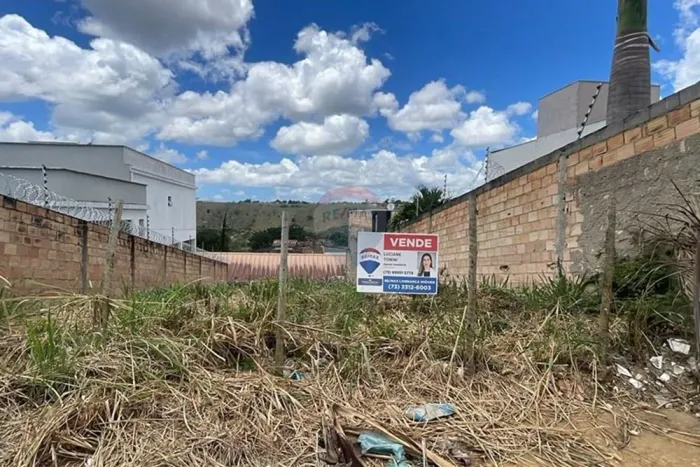 Terreno 280m² no Centro de Itamaraju, Bahia