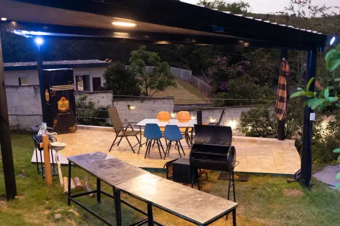 Imóvel para venda possui 600 metros quadrados com 5 quartos em Santa Cruz - Juiz de Fora -