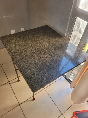 Mesa granito
