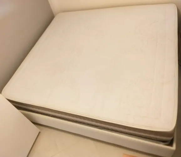 CAMA BAÚ SUPER KING, COM COLCHÃO KING KOIL (EUA). PERFEITO ESTADO!