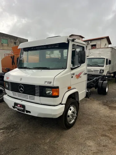 Mercedes bens 710