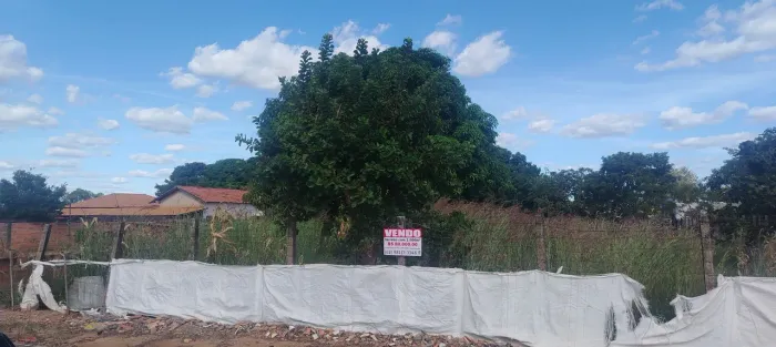 GRANDE OPORTUNIDADE DE INVESTIMENTO EM CALDAS NOVAS - TERRENO DE 1.000 m² NA LAGOA QUENTE