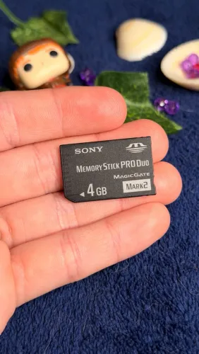 Cartão de Memória Sony Memory Stick PRO Duo 4GB (Mark 2 / MagicGate)