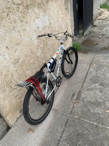 Estou vendendo minha montadinha bicicleta está zera, vou montar uma maior pela minha altur