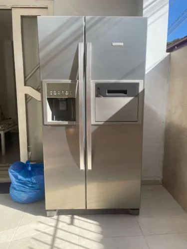 Geladeira (com defeito )