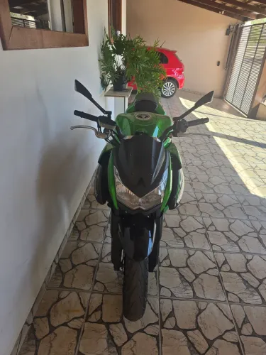 Kawasaki Z 1000 - Muito Nova 21 km