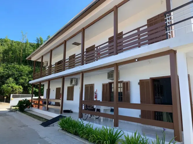 Residencial com 6 Apartamentos à Venda em Bombas Bombinhas/SC