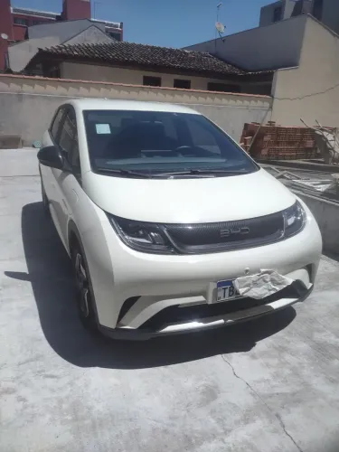 BYD Dolphin EV (Elétrico) 2025