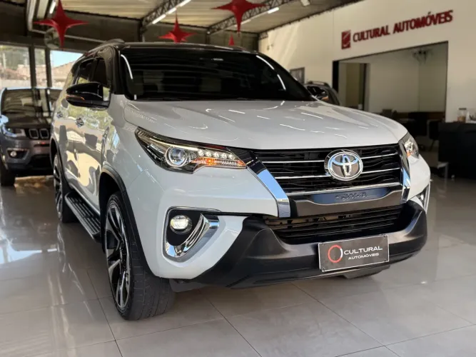 Toyota Hilux SW4 4X4 2.8 Diesel 2019