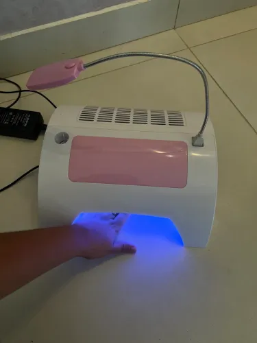 Cabine com aspirador e lanterna 