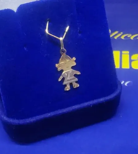 Pingente Boneco Festas Aniversário Detalhes Ouro Branco Ouro 18 Kilates Peso 0.30 Grama 13