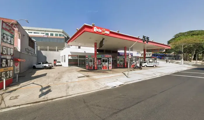 Terreno de Esquina com Renda Ativa à Venda 1.139m² no Campo Limpo, SP