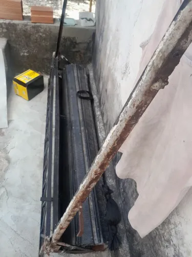 Vendo uma Porta de correr.
