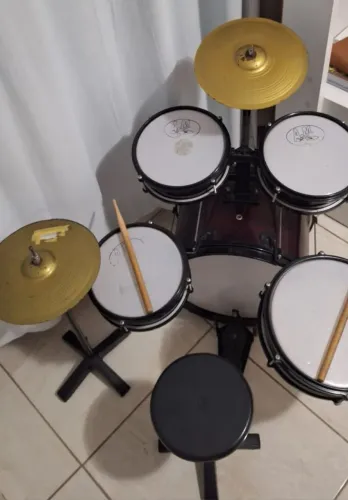 Bateria infantil