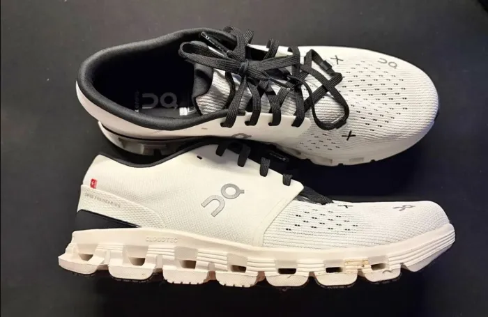 Tênis On Cloud X 4 Ivory/Black 10 USA Original Novo