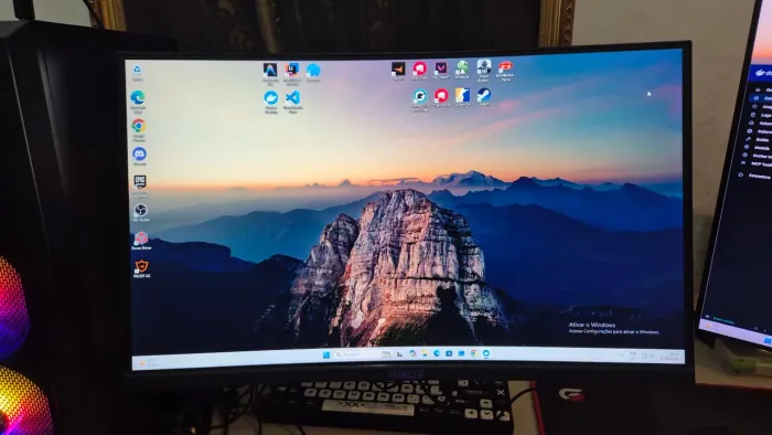 Monitor gamer curvo mancer 180hz 1ms 24 pol