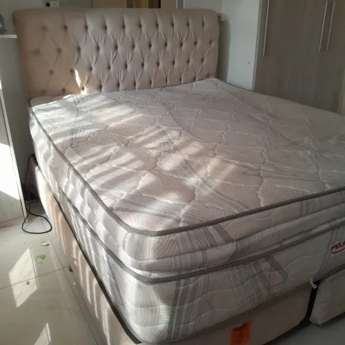 Conjunto Cama Box Queen + Colchão Pelmex Lexus + Cabeceira Capitonê Bege