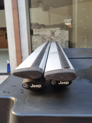Barra Transversal original do Jeep Renegade. 